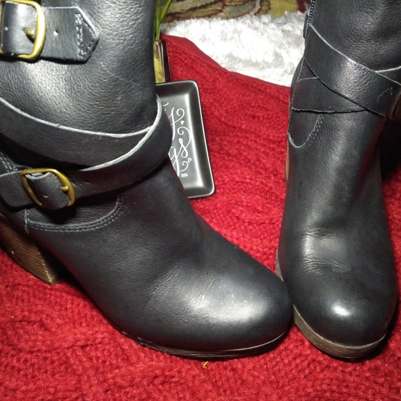 Lucky Brand Ankle Boots - Picture 2 of 6